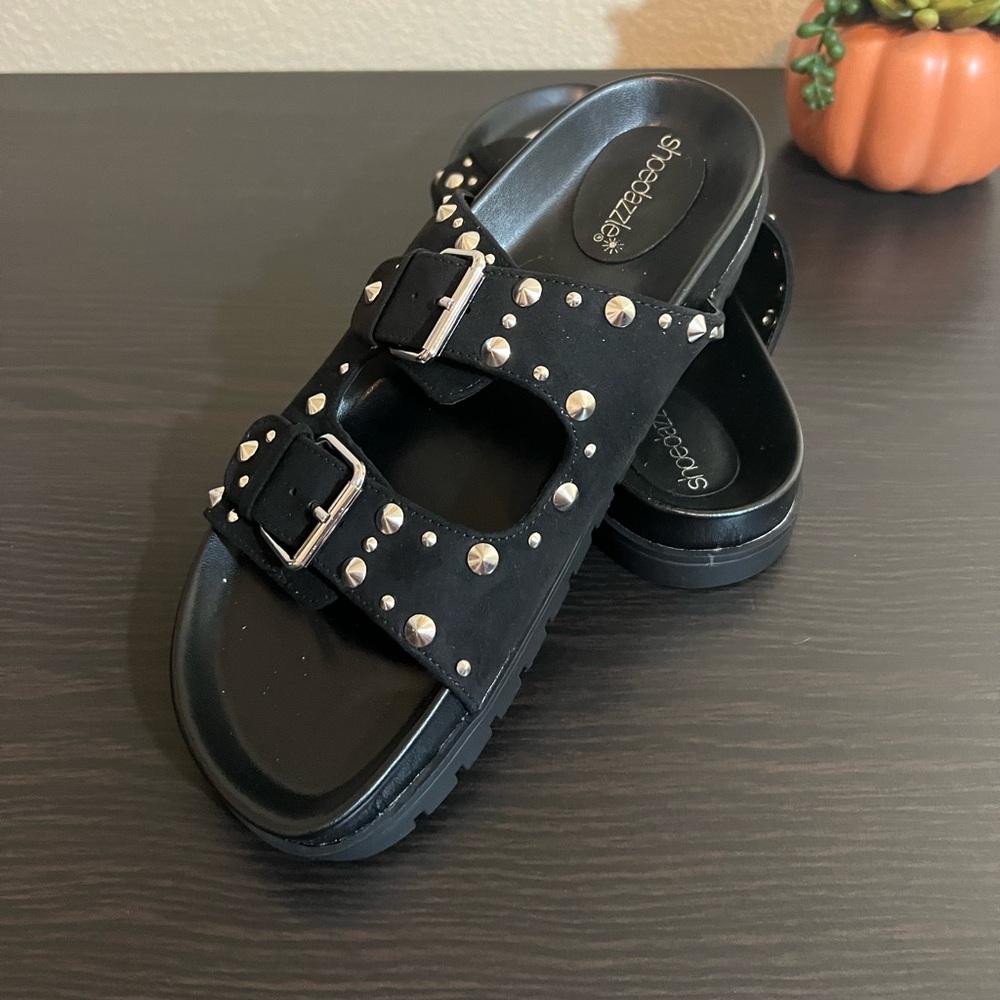 Black and gold studded sandals 7.5 NEW - Picture 6 of 11